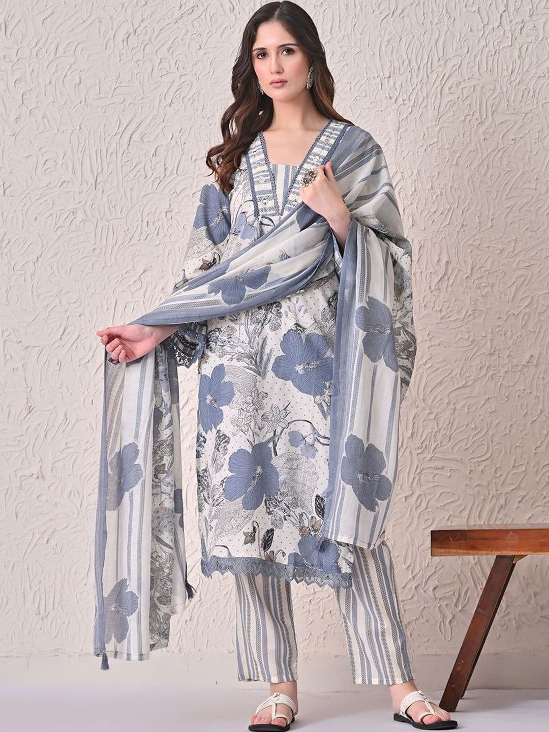 Sabhyata Women Floral Printed Regular Pure Cotton Kurta with Trousers & With Dupatta - view 1