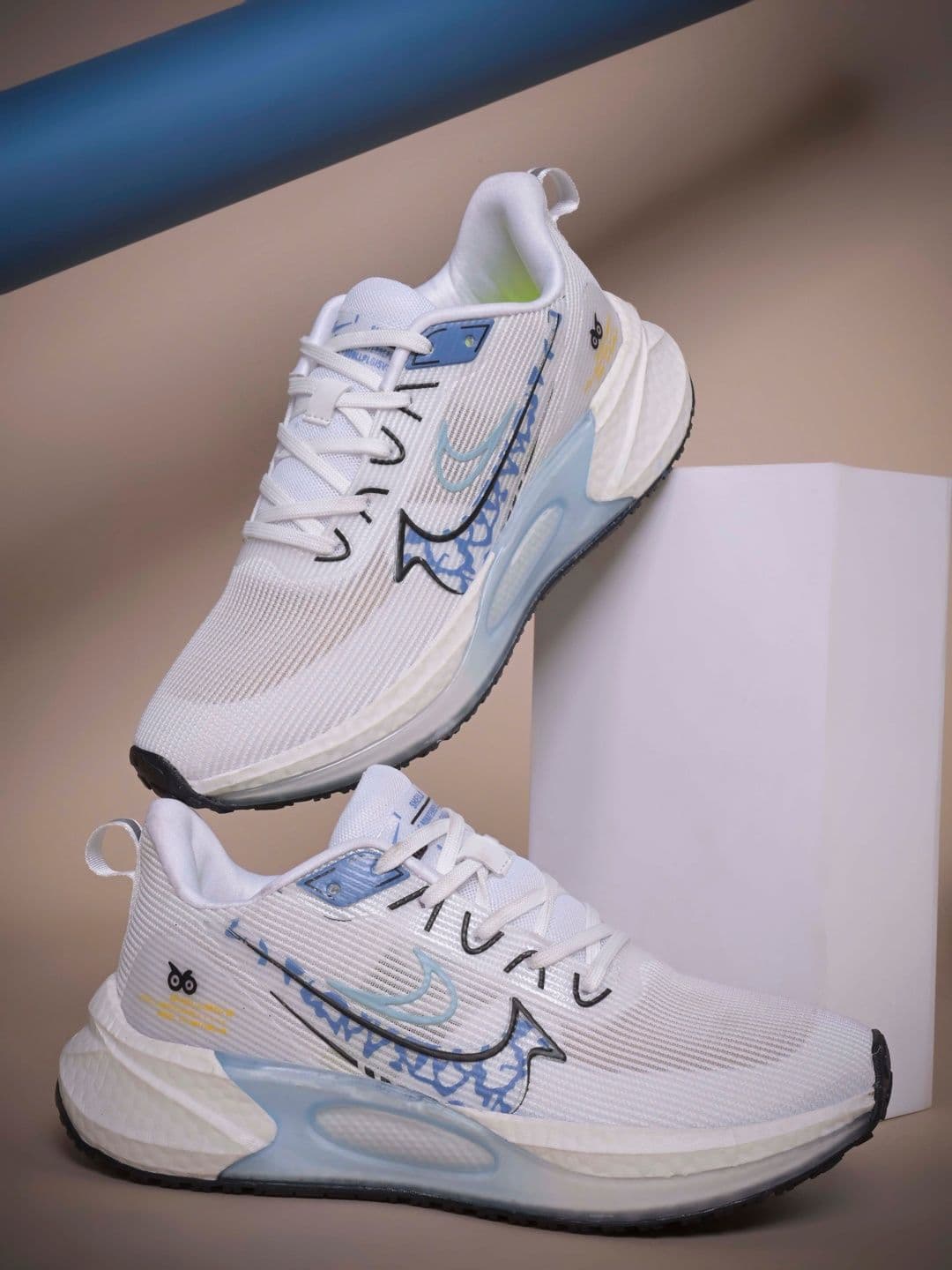 CLD Men Mesh Running Shoes - view 1