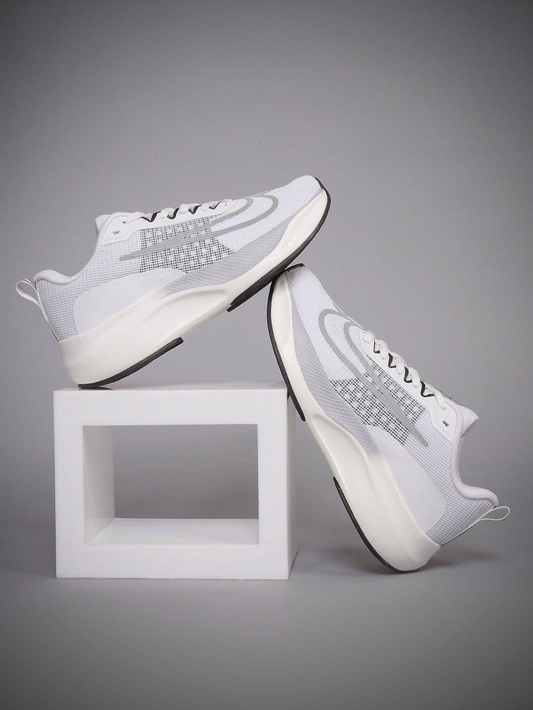 CLD Men Mesh Running Shoes - view 1