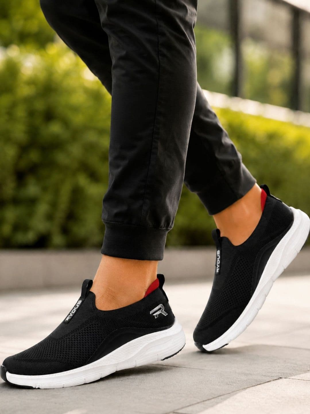 RYDUS PERFORMANCE Men Textured Sneakers