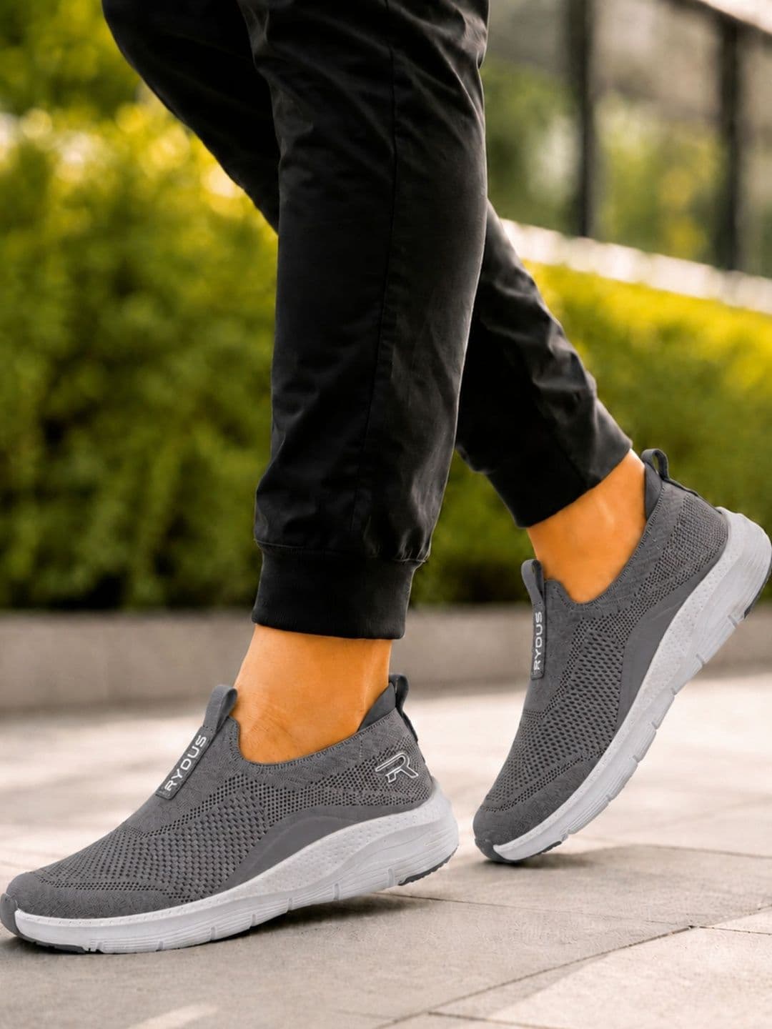 RYDUS PERFORMANCE Men Textured Sneakers