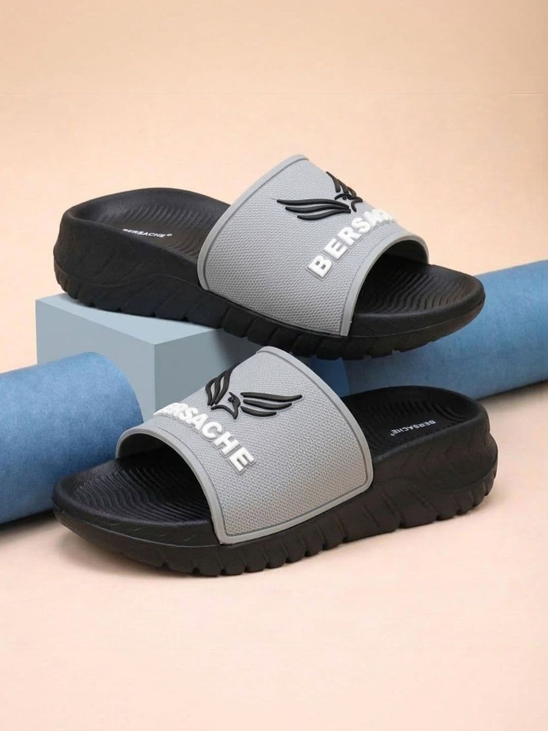 BERSACHE Men Textured Open Toe Flats - view 1