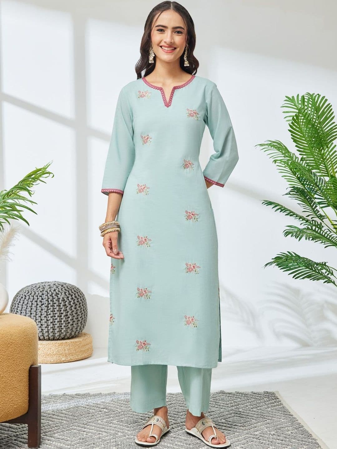 Janasya Women Floral Embroidered Regular Gotta Patti Pure Cotton Kurta with Trousers - view 1