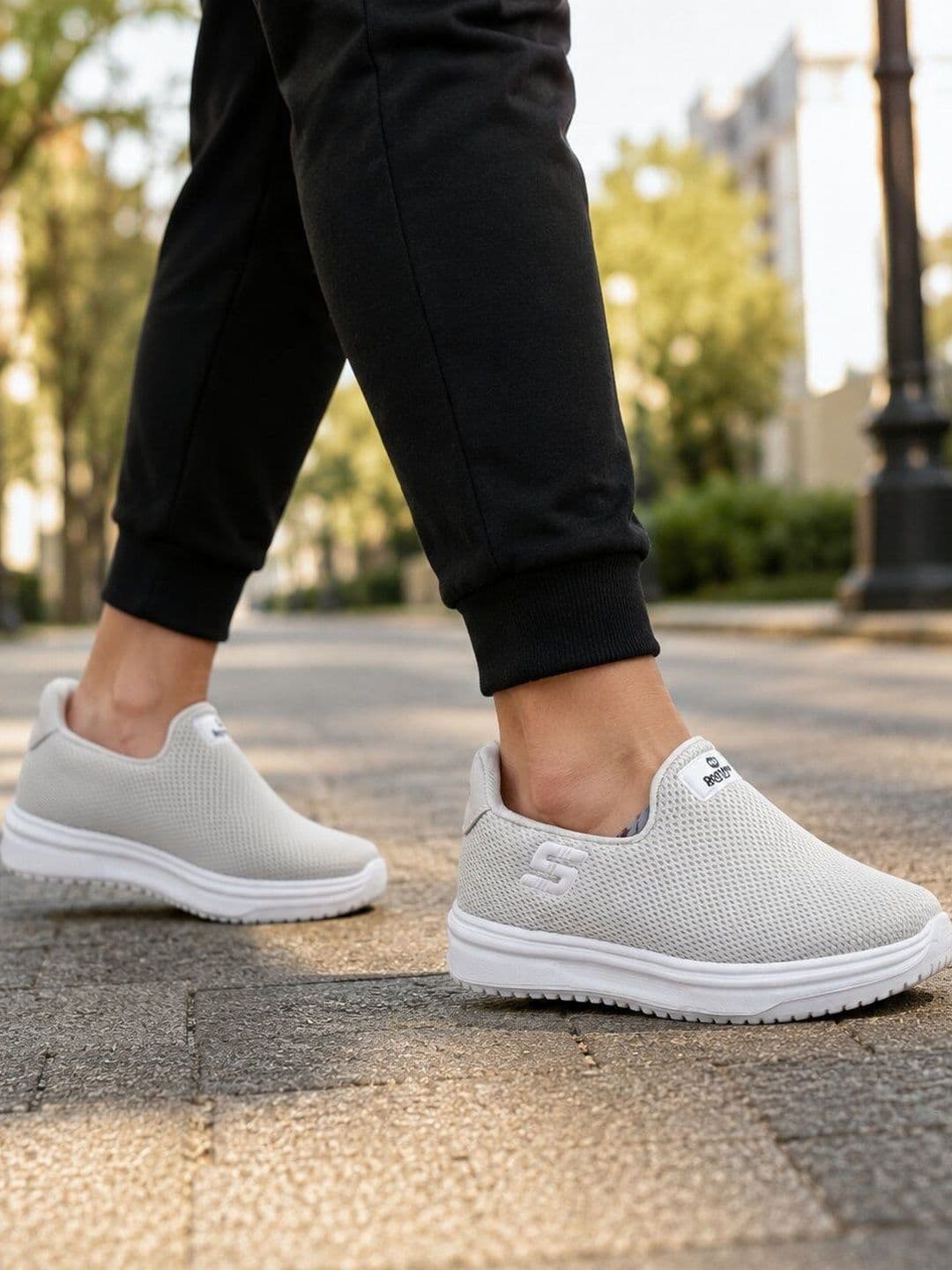 Rayvon Men Mesh Walking Non-Marking Shoes - view 1