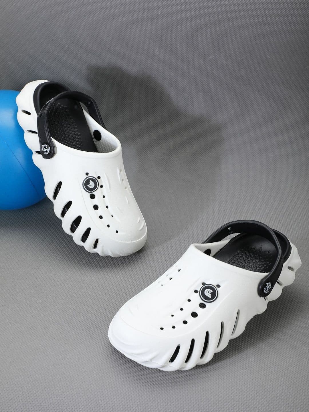 Roadster Men Clogs Sandals - view 1