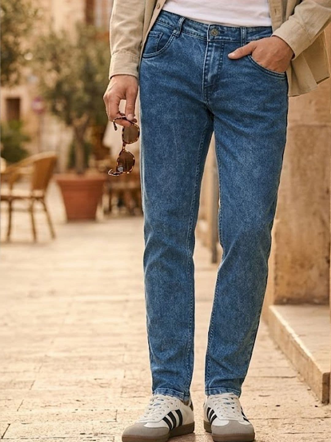 Urbano Fashion Men Washed Blue Clean Look Heavy Fade Stretchable Regular Fit Jeans - view 1
