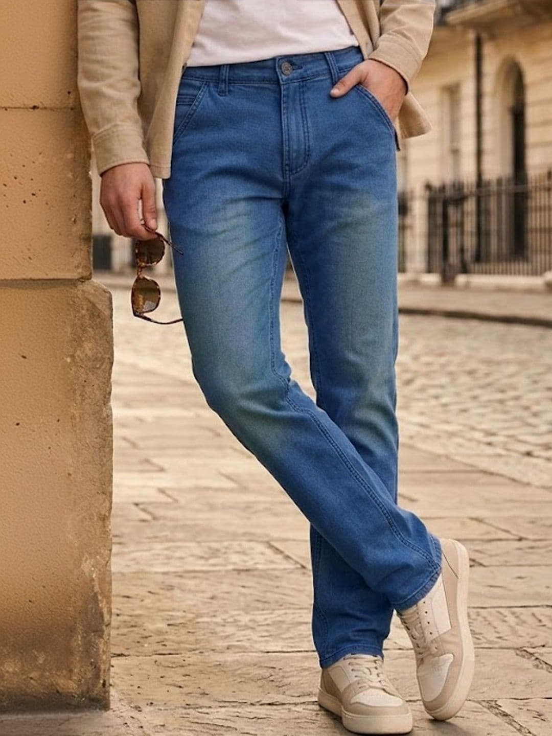 Urbano Fashion Men Blue Mid-Rise Light Fade Stretchable Regular Fit Jeans - view 1