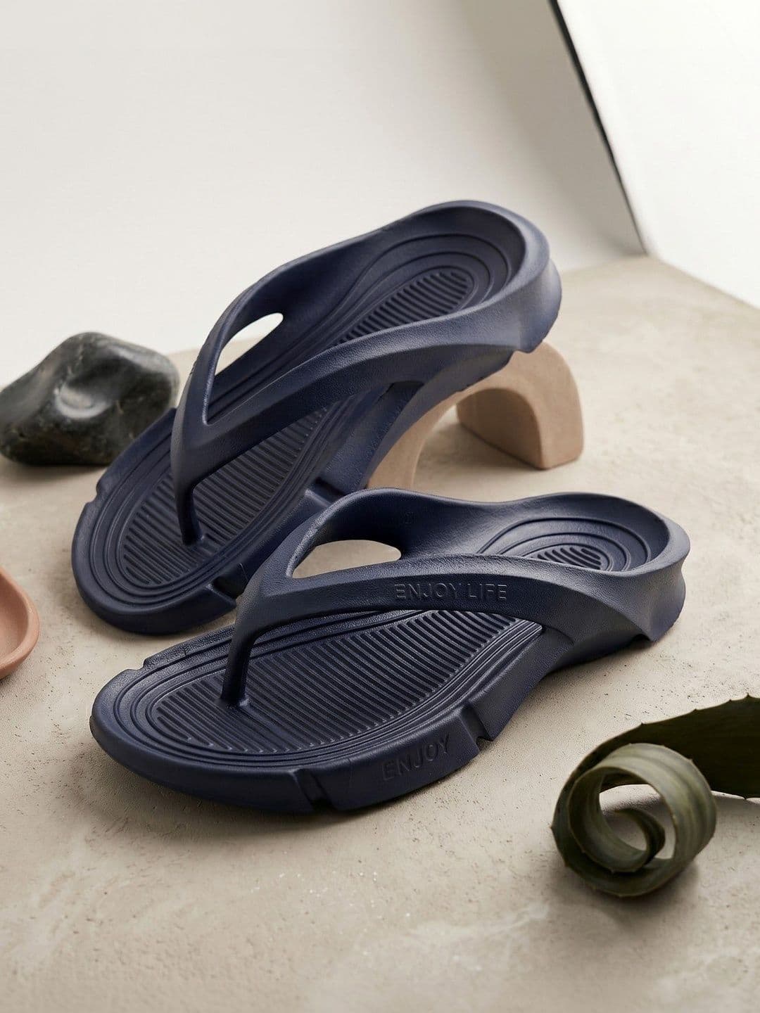 glitchez Men Thong Flip-Flops - view 1