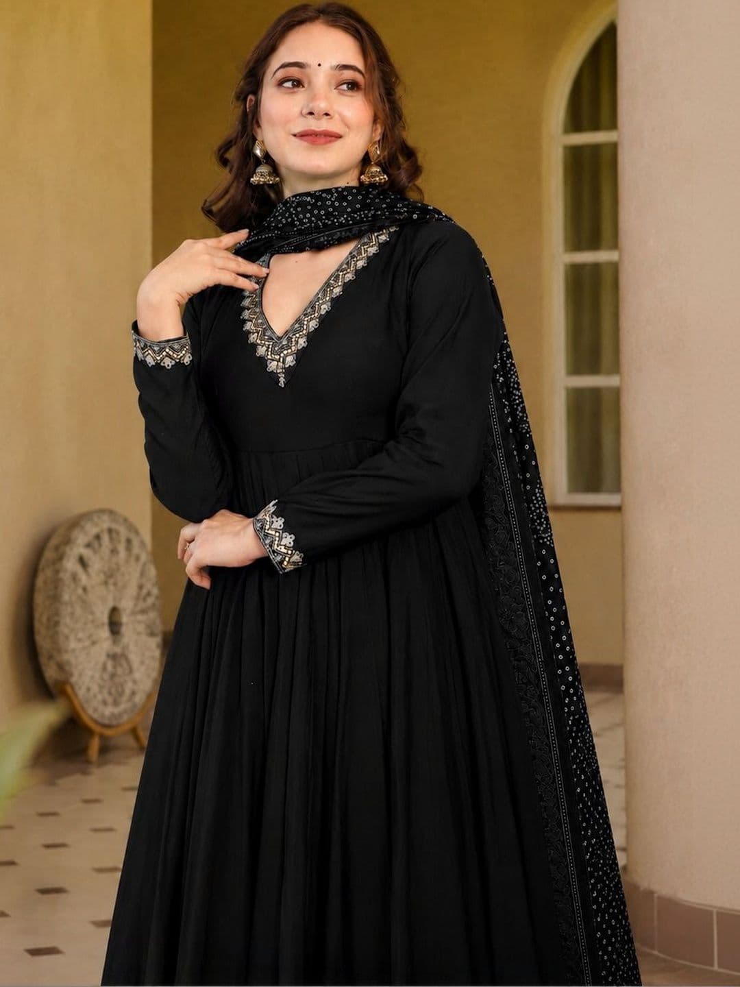 B4ME.COM Women Ethnic Motifs Embroidered Empire Thread Work Kurta with Palazzos & With Dupatta - view 1