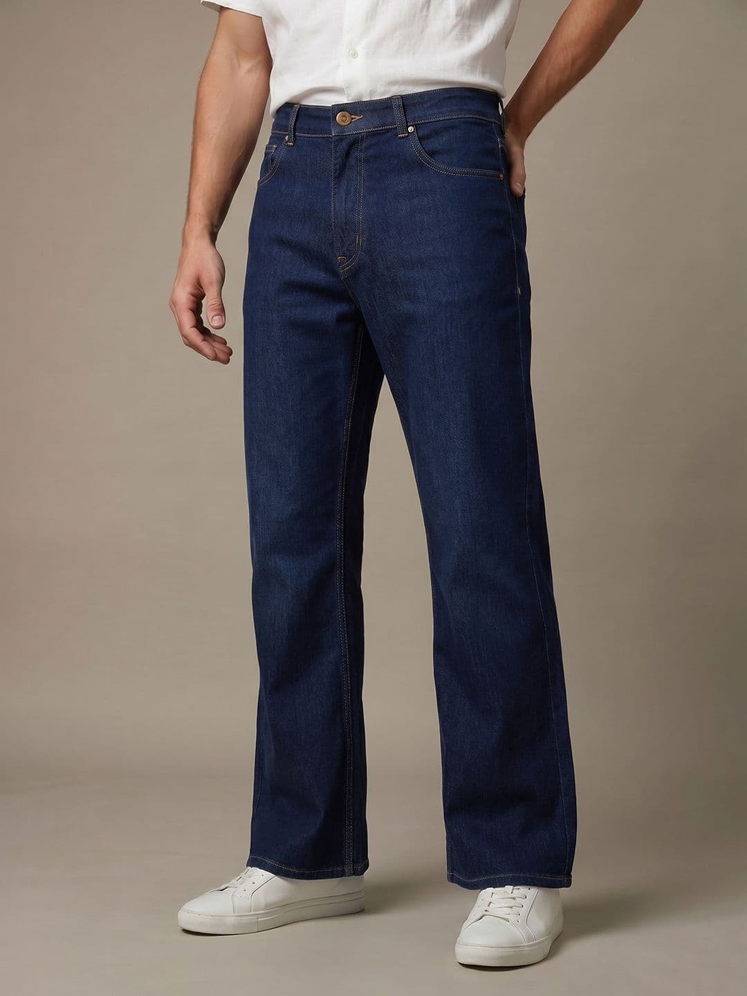 glitchez Men Bootcut Mid-Rise Light Fade Stretchable Jeans - view 1