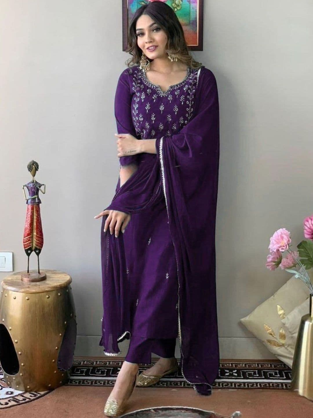 Rasikta Women Ethnic Motifs Embroidered Regular Thread Work Kurta with Trousers & With Dupatta - view 1