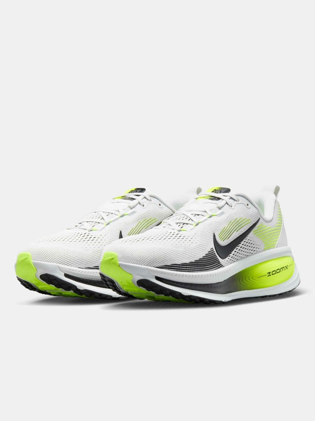 Nike Vomero 18 Men's Road Running Shoes - view 1