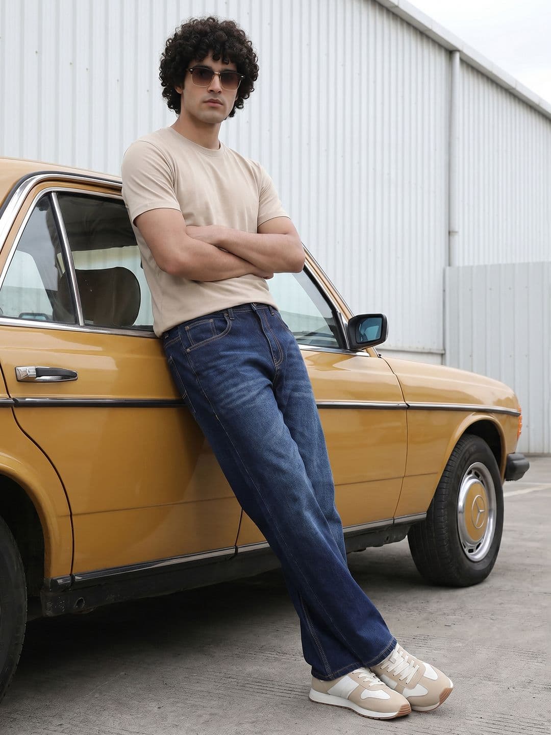 The Roadster Life Co. Men Relaxed Fit Light Fade Stretchable Jeans - view 1
