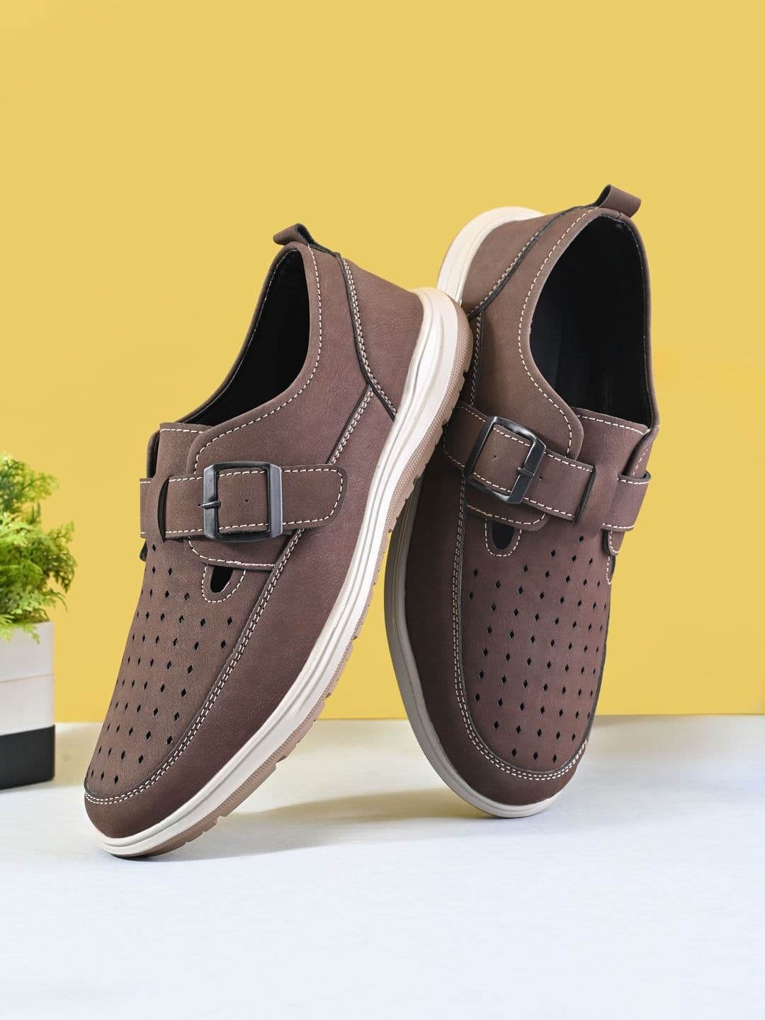 Roadster Men Brown Suede Casual Lightweight Anti Slip Comfortable Sandals - view 1