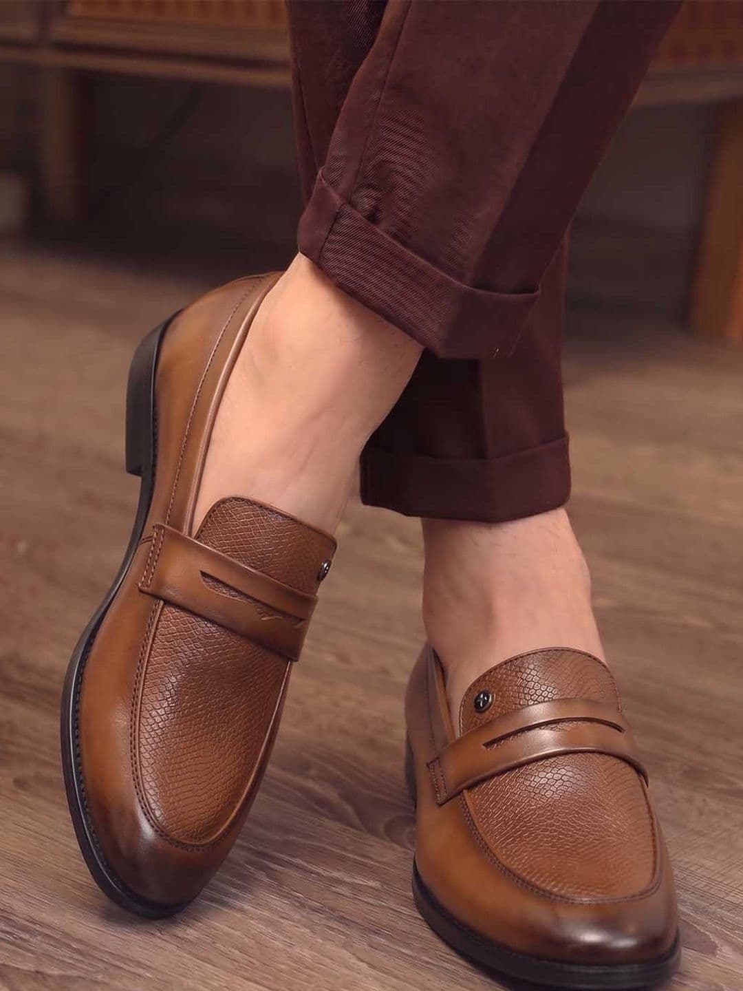 HERE&NOW Men Textured Formal Loafers - view 1