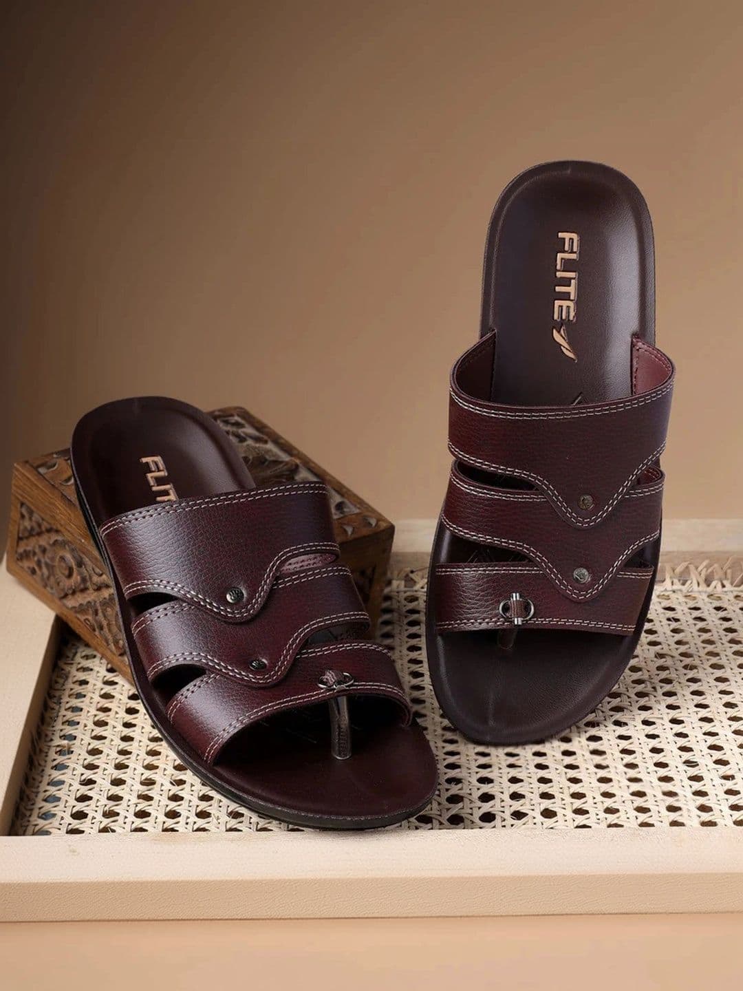 FLITE Men Thong Flip-Flops - view 1