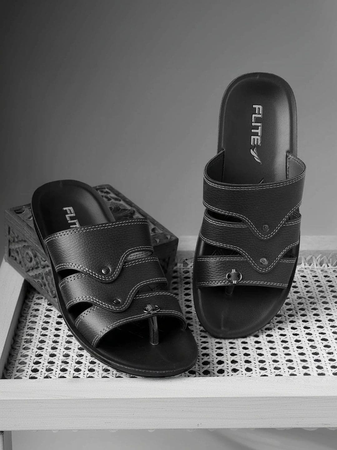 FLITE Men Thong Flip-Flops - view 1