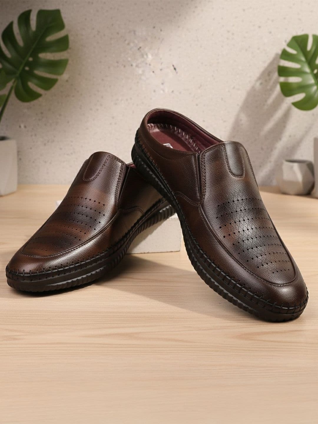 HERE&NOW Men Shoe-Style Sandals - view 1