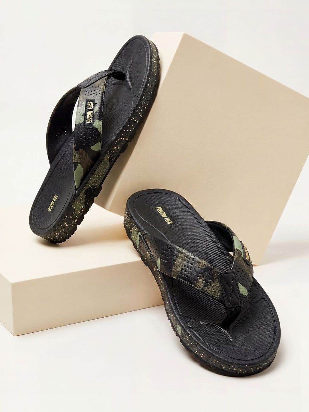 Toucantoes Men Printed Thong Flip-Flops - view 1