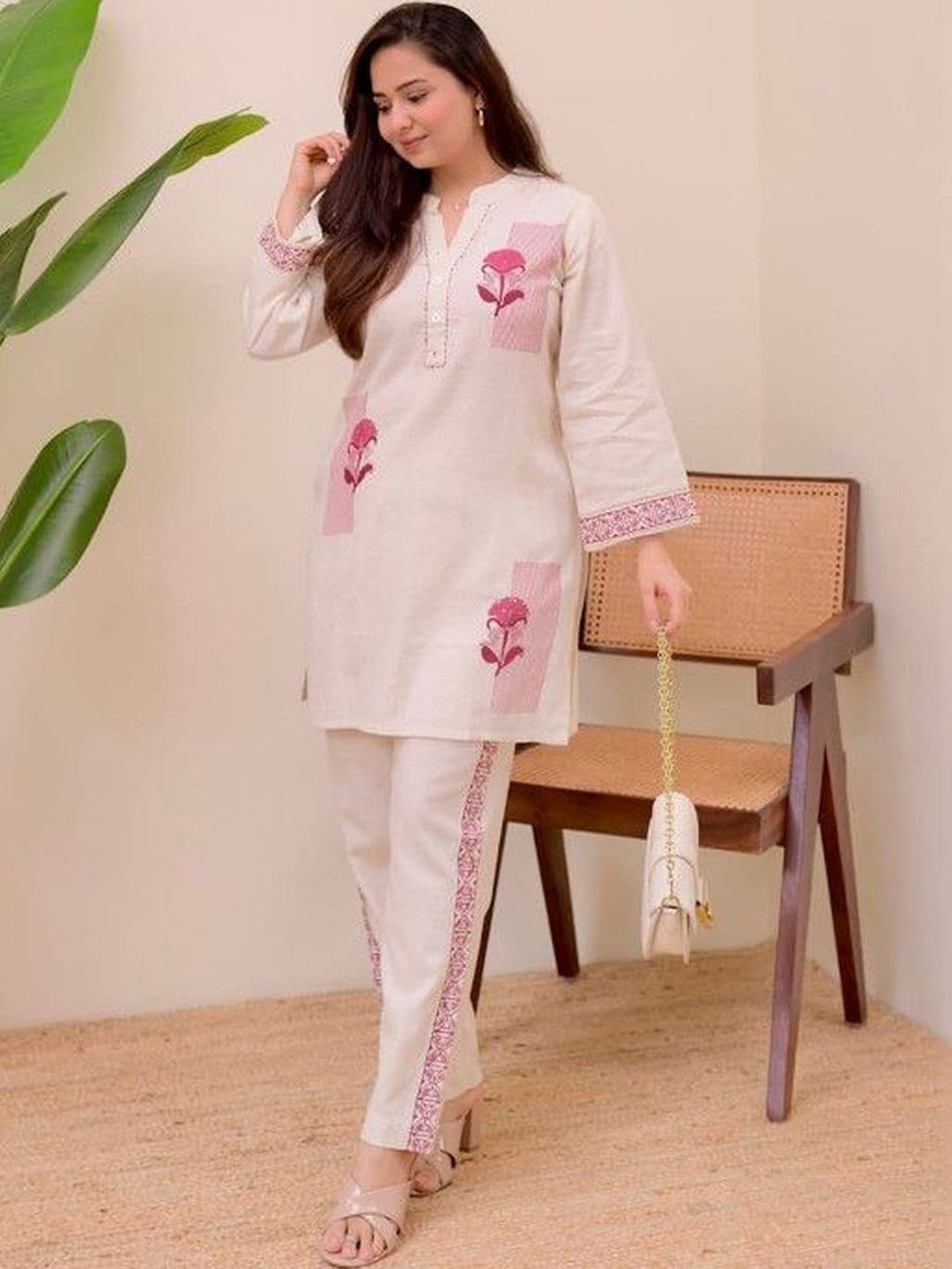 Sangria Women Floral Printed Regular Pure Cotton Kurta with Trousers - view 1