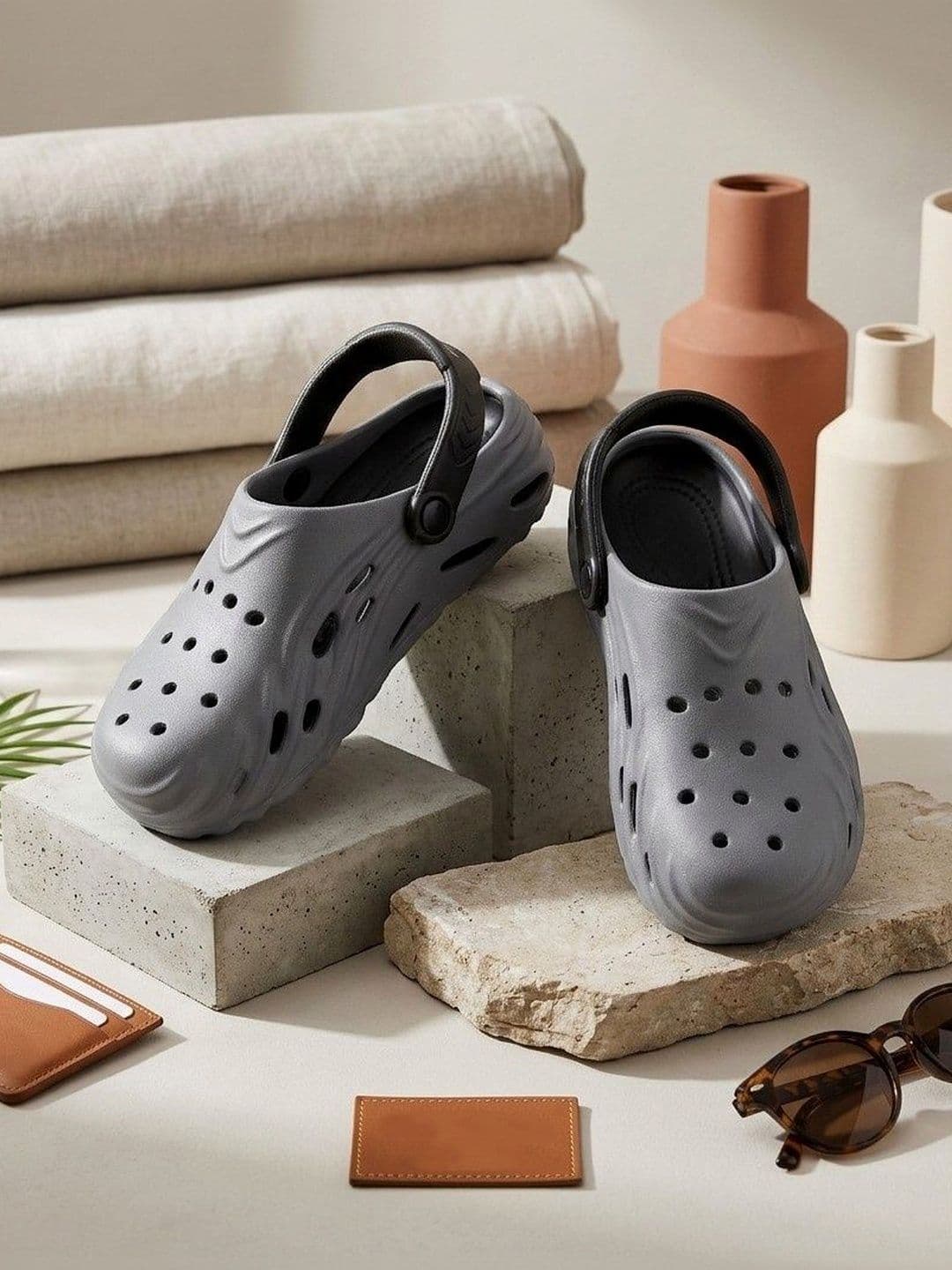 DRACKFOOT Men Clogs Sandals - view 1