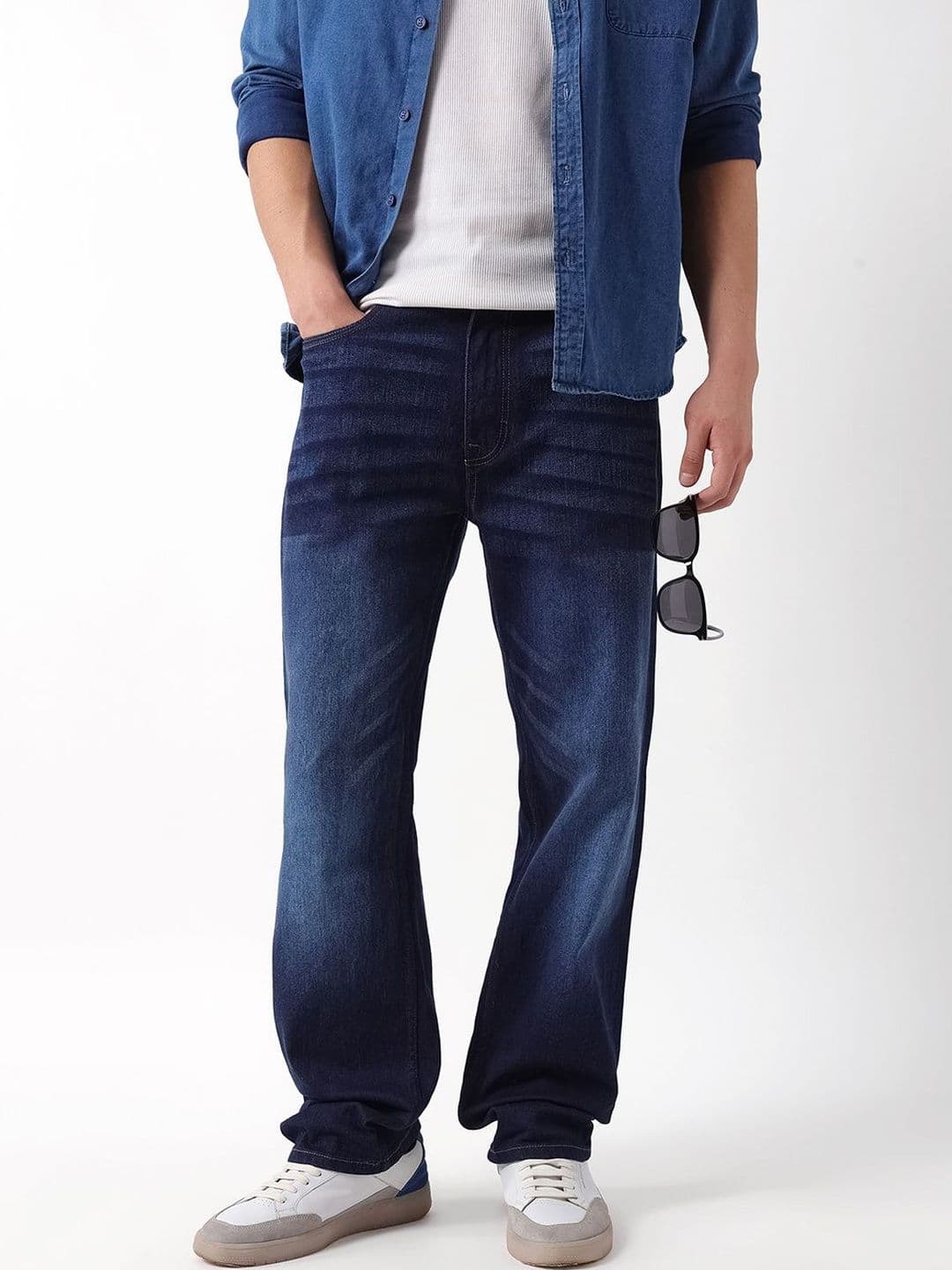 THE BEAR HOUSE Men Straight Fit Mid-Rise Light Fade Stretchable Jeans - view 1