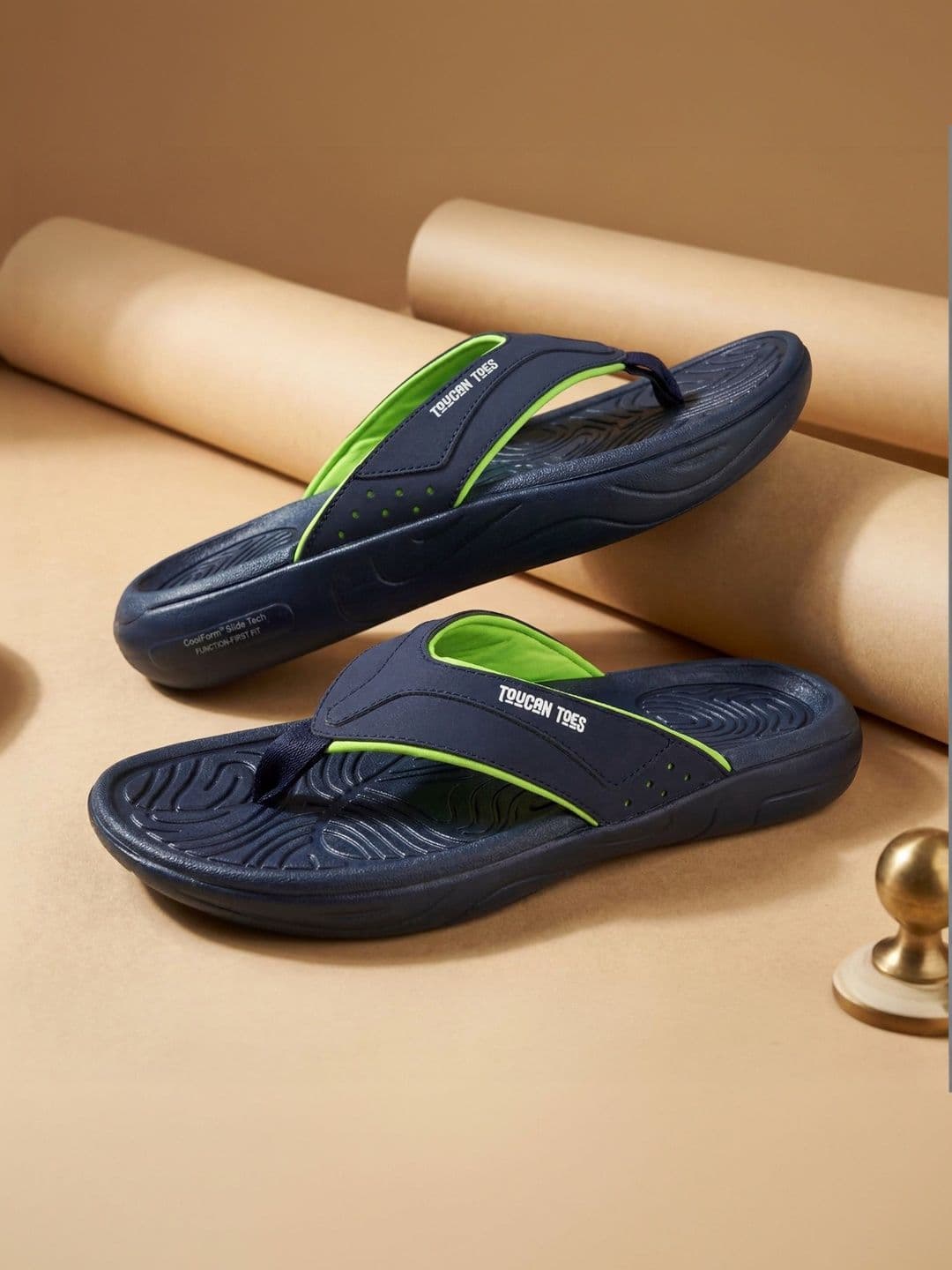 Toucantoes Men Thong Flip-Flops - view 1
