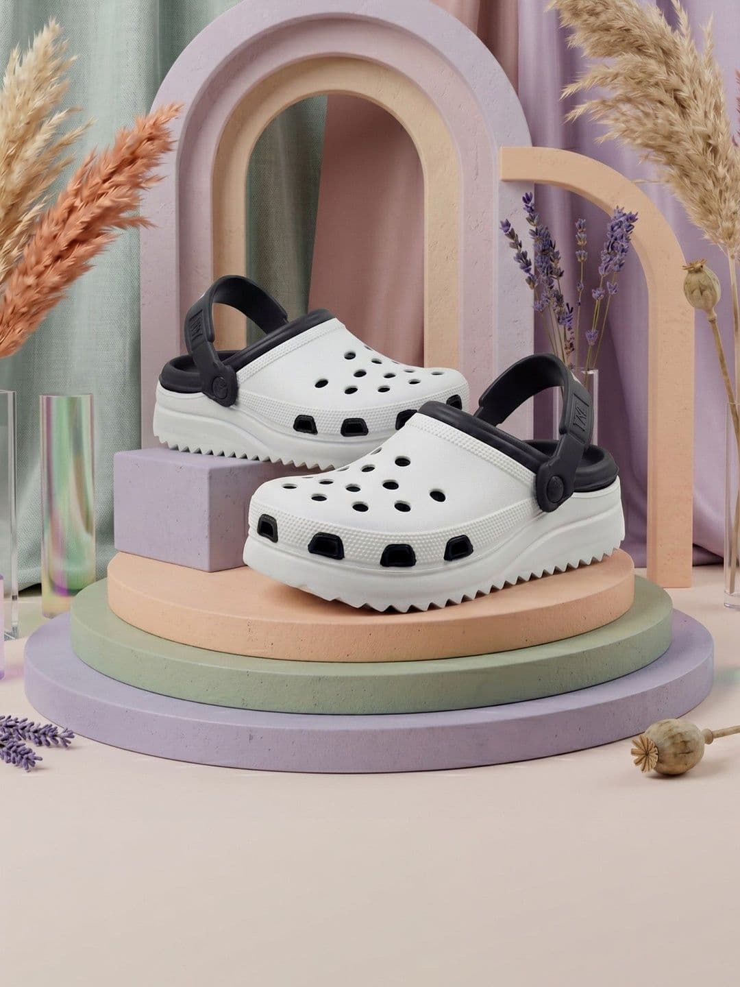 DRACKFOOT Men Clogs Sandals - view 1