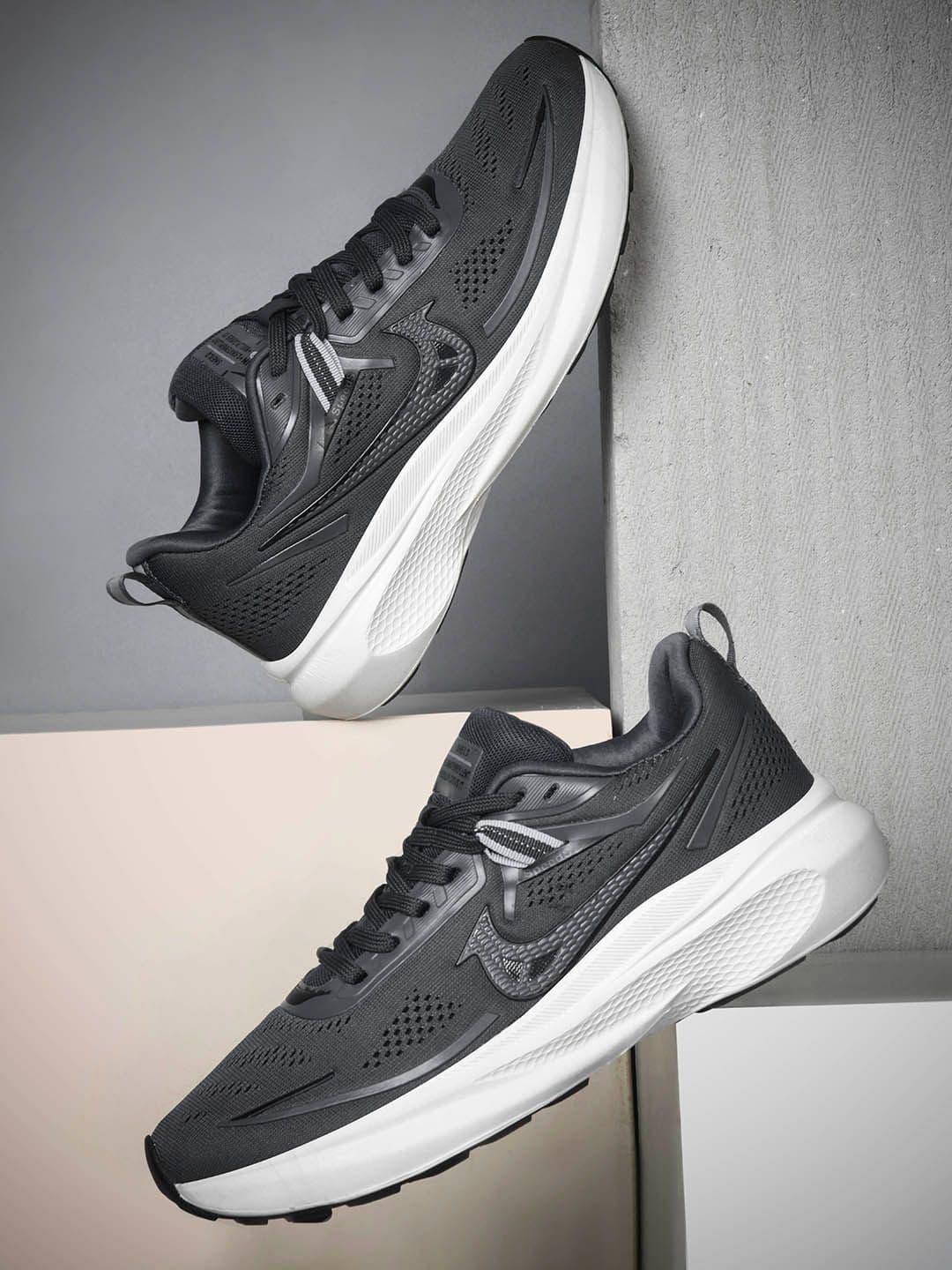 CLD Men Mesh Running Non-Marking Shoes - view 1