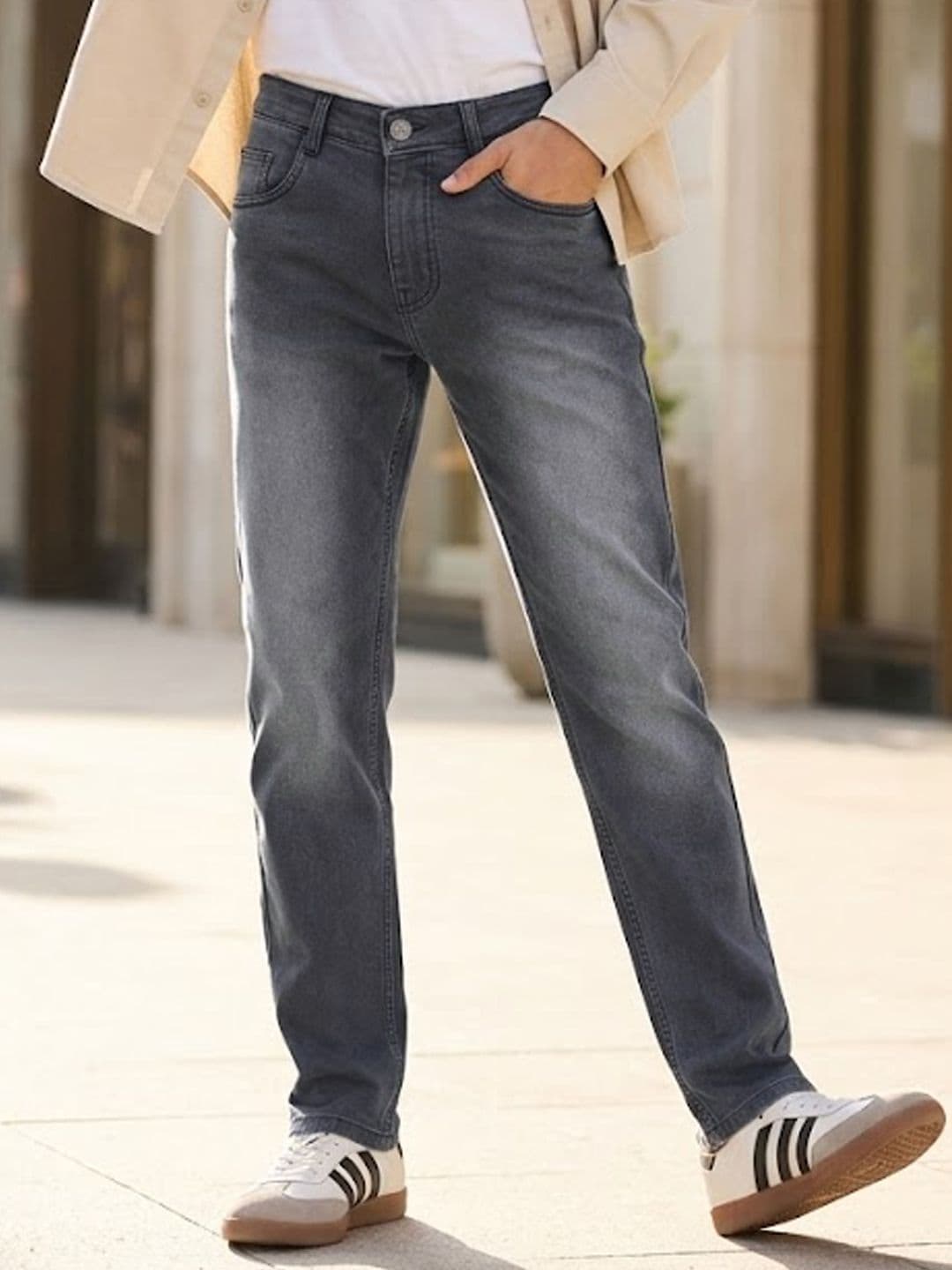 Urbano Fashion Men Grey Slim Fit Mid-Rise Clean Look Stretchable Jeans