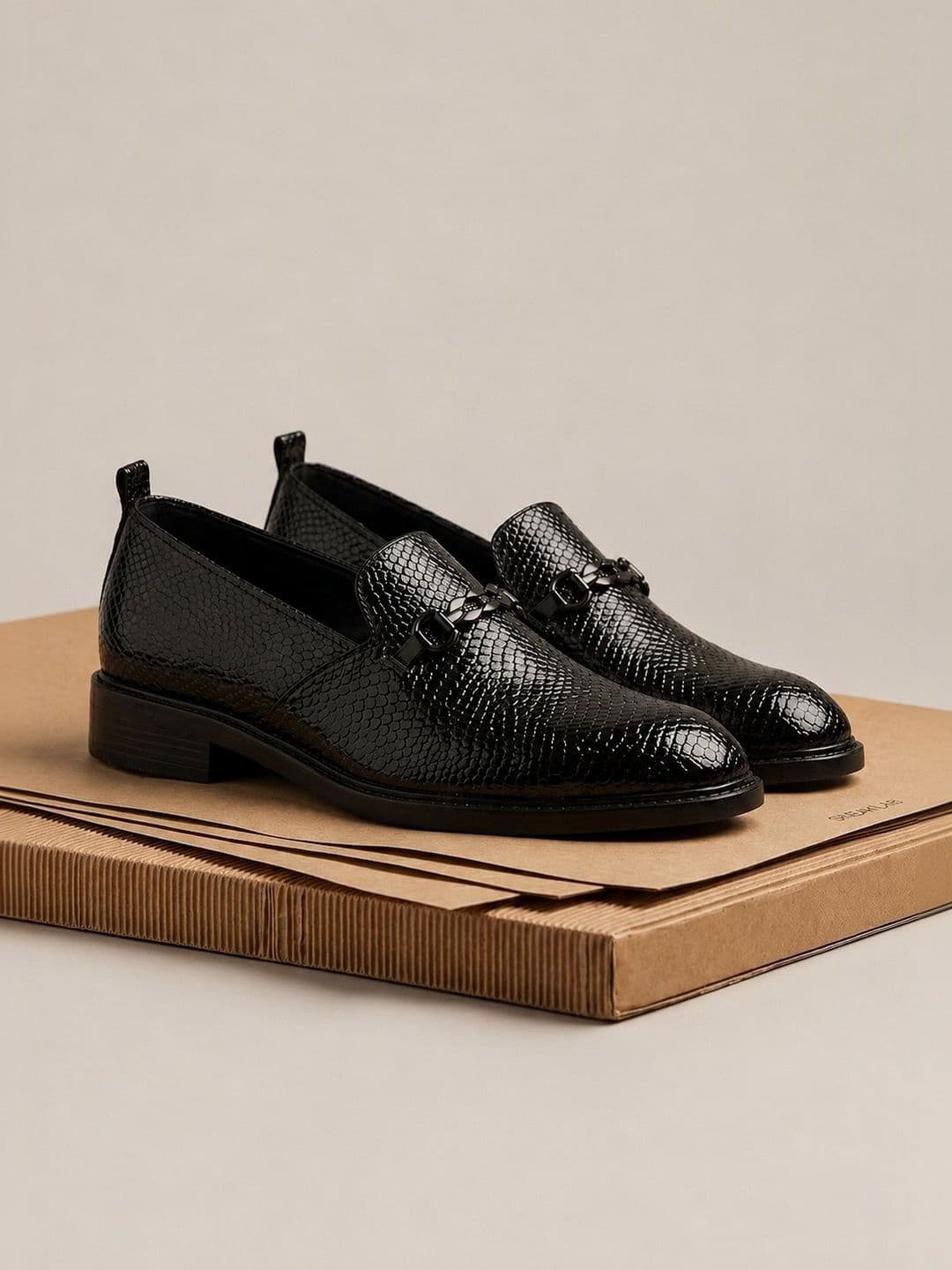 SNEAKLAB Men Textured Formal Loafers - view 1