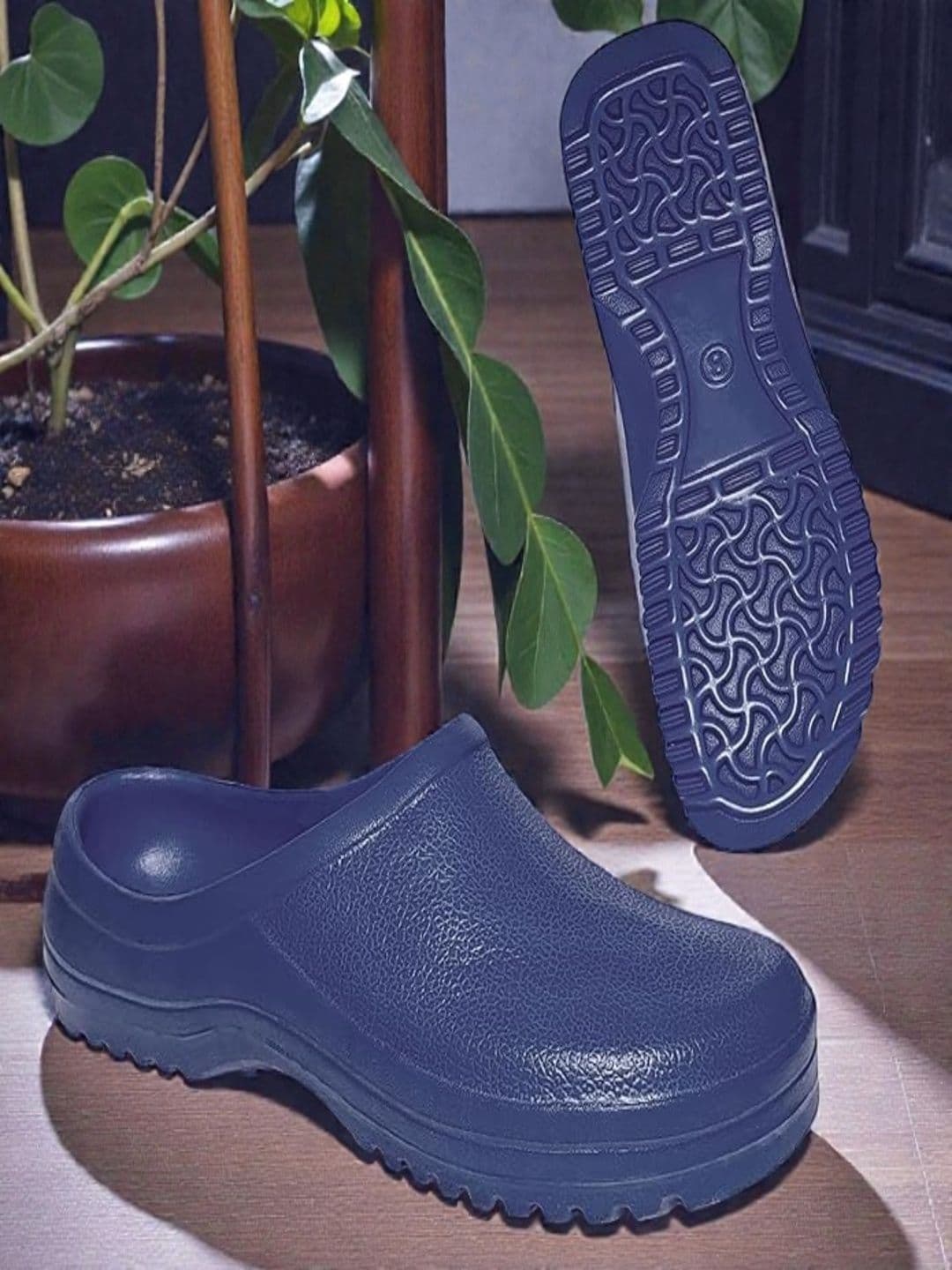 FIVEFEB Men Clogs Flip Flops - view 1