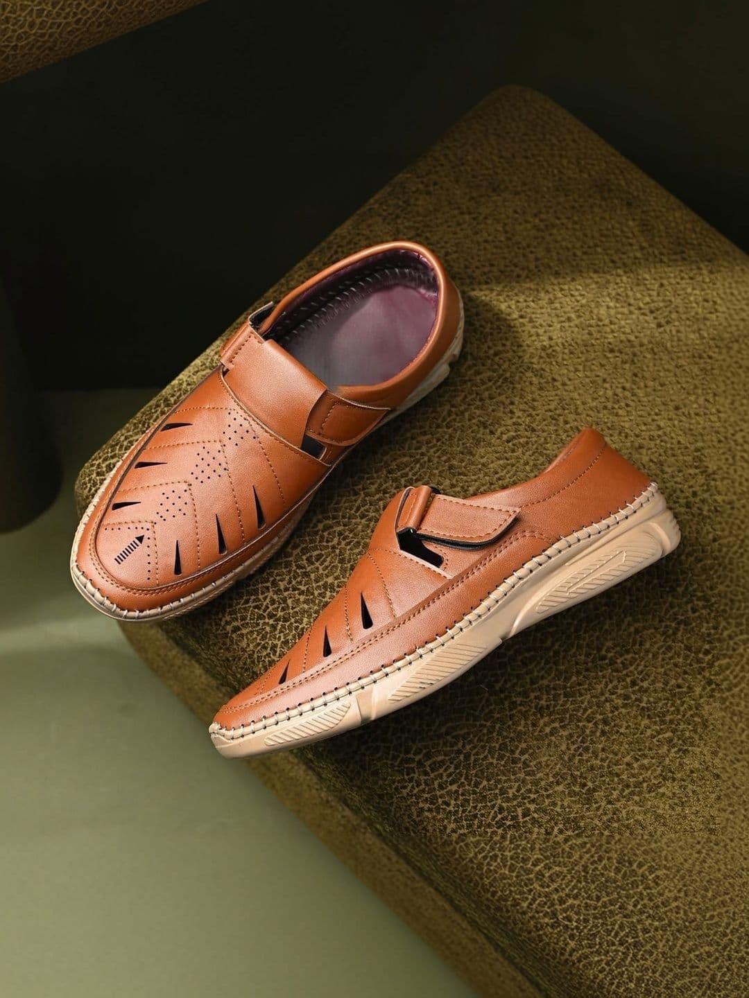 HERE&NOW Men Shoe-Style Sandals - view 1