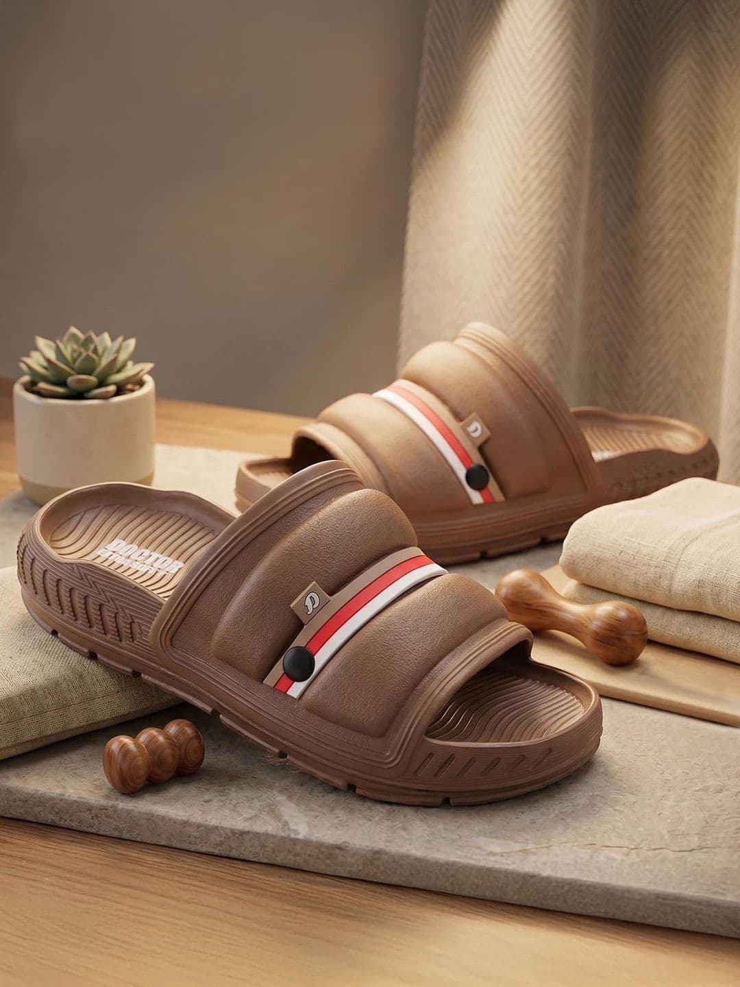 DOCTOR EXTRA SOFT Men Colourblocked Sliders - view 1