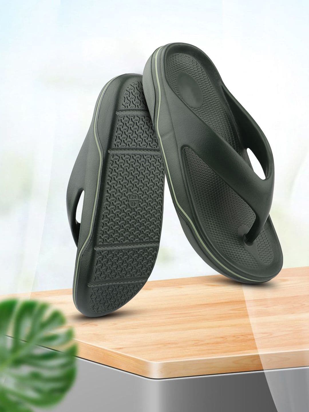 Roadster Men Thong Flip-Flops - view 1