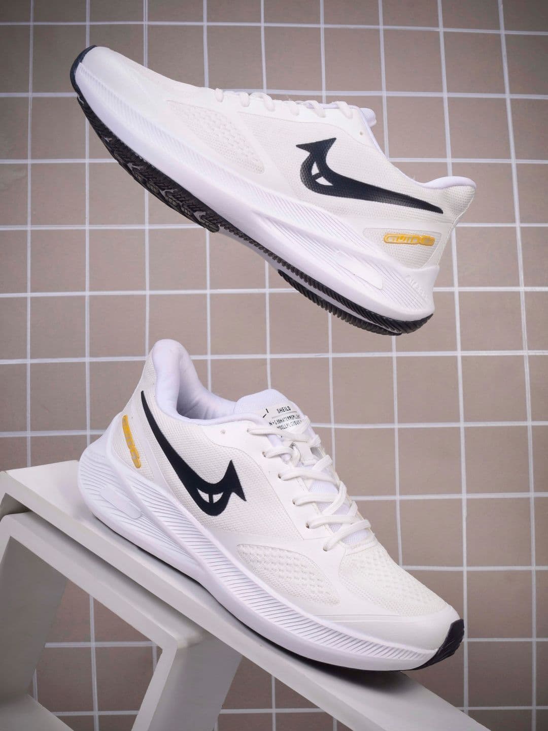 CLD Men Mesh Running Shoes - view 1