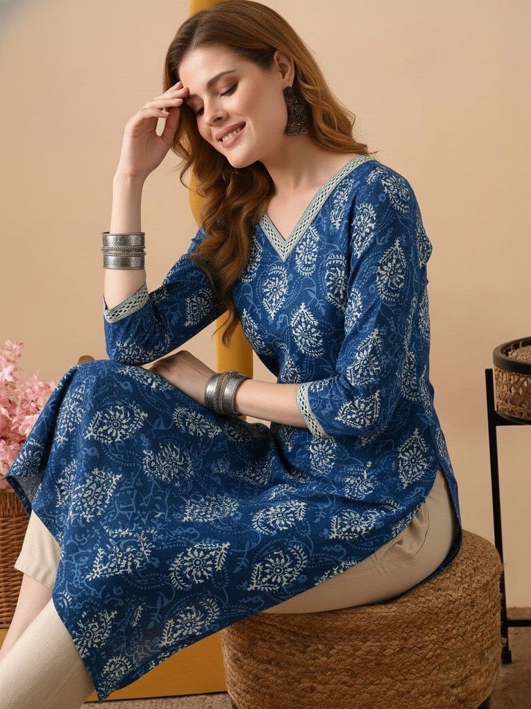 Pjyot by surhi Women Embroidered Thread Work Kurta - view 1