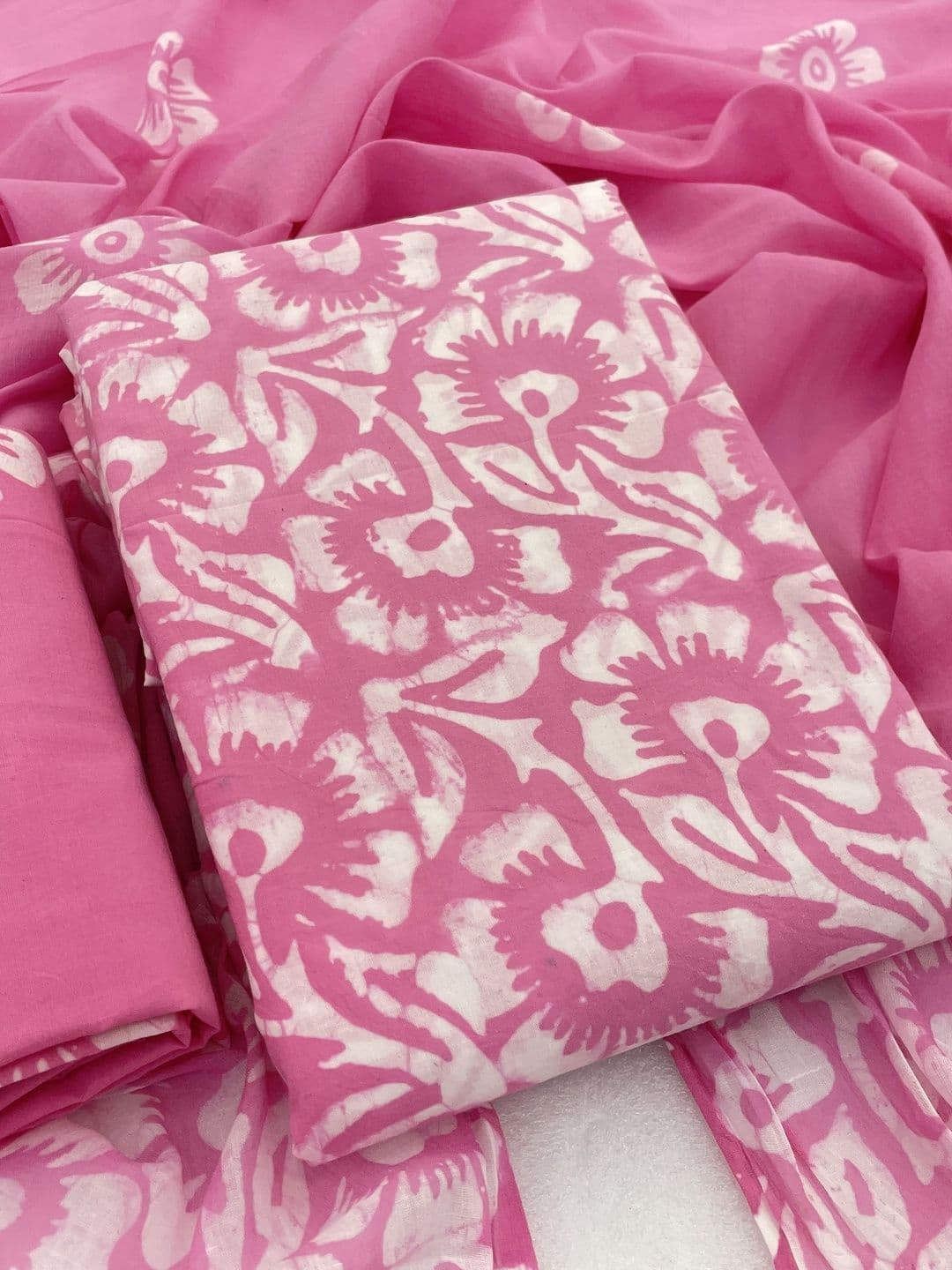 VAIBHAV COTTON Printed Pure Cotton Unstitched Dress Material - view 1