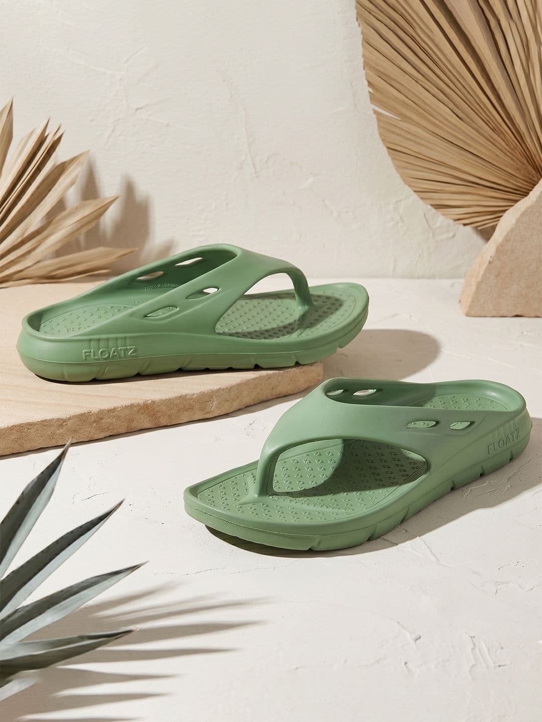 Floatz by Bata Men Lightweight Flip-Flops - view 1