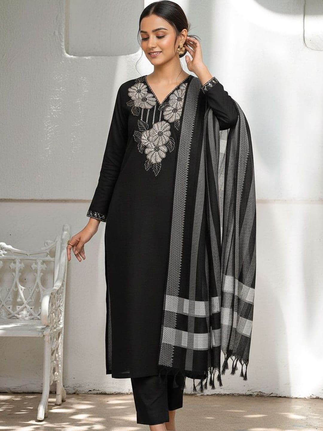 Ibrana Women Floral Embroidered Regular Thread Work Kurta with Trousers & With Dupatta - view 1