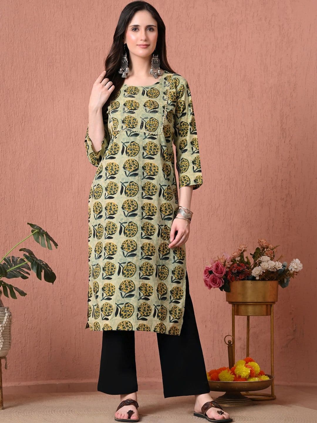 Sangria Women Floral Printed Kurta - view 1