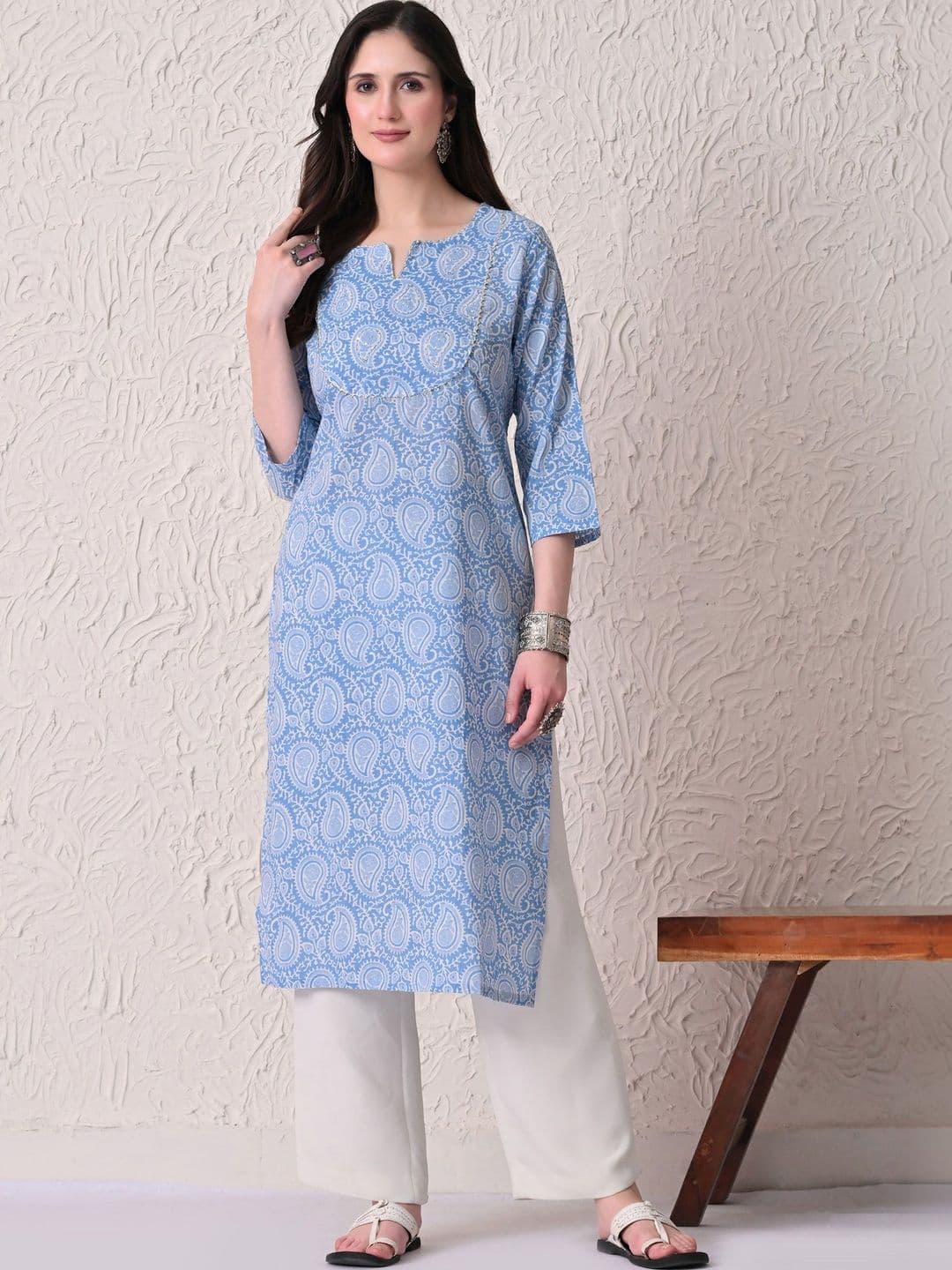 Sangria Women Paisley Printed Gotta Patti Indie Prints Kurta - view 1