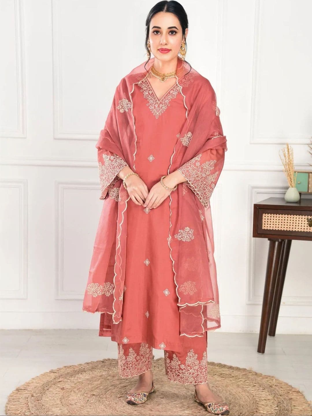 Royal Export Women Ethnic Motifs Embroidered Regular Thread Work Kurta with Palazzos & With Dupatta - view 1