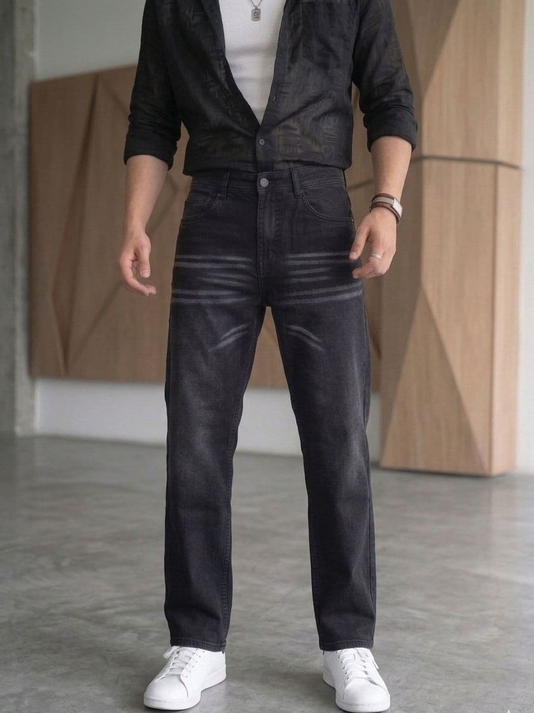 Podge Men Relaxed Fit Mid-Rise Low Distress Stretchable Jeans - view 1
