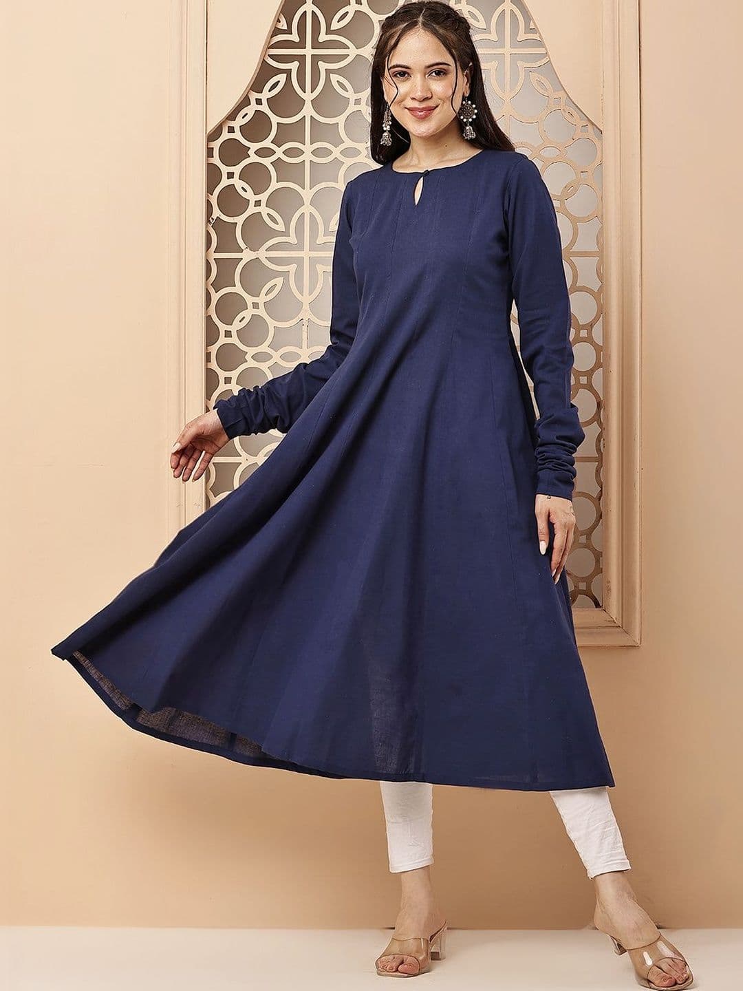 mannatt Women Khadi Anarkali Kurta - view 1