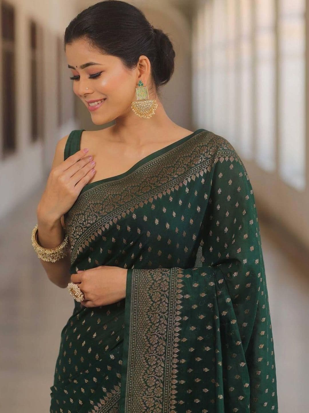 SAPTAVI Floral Zari Silk Blend Designer Banarasi Saree - view 1