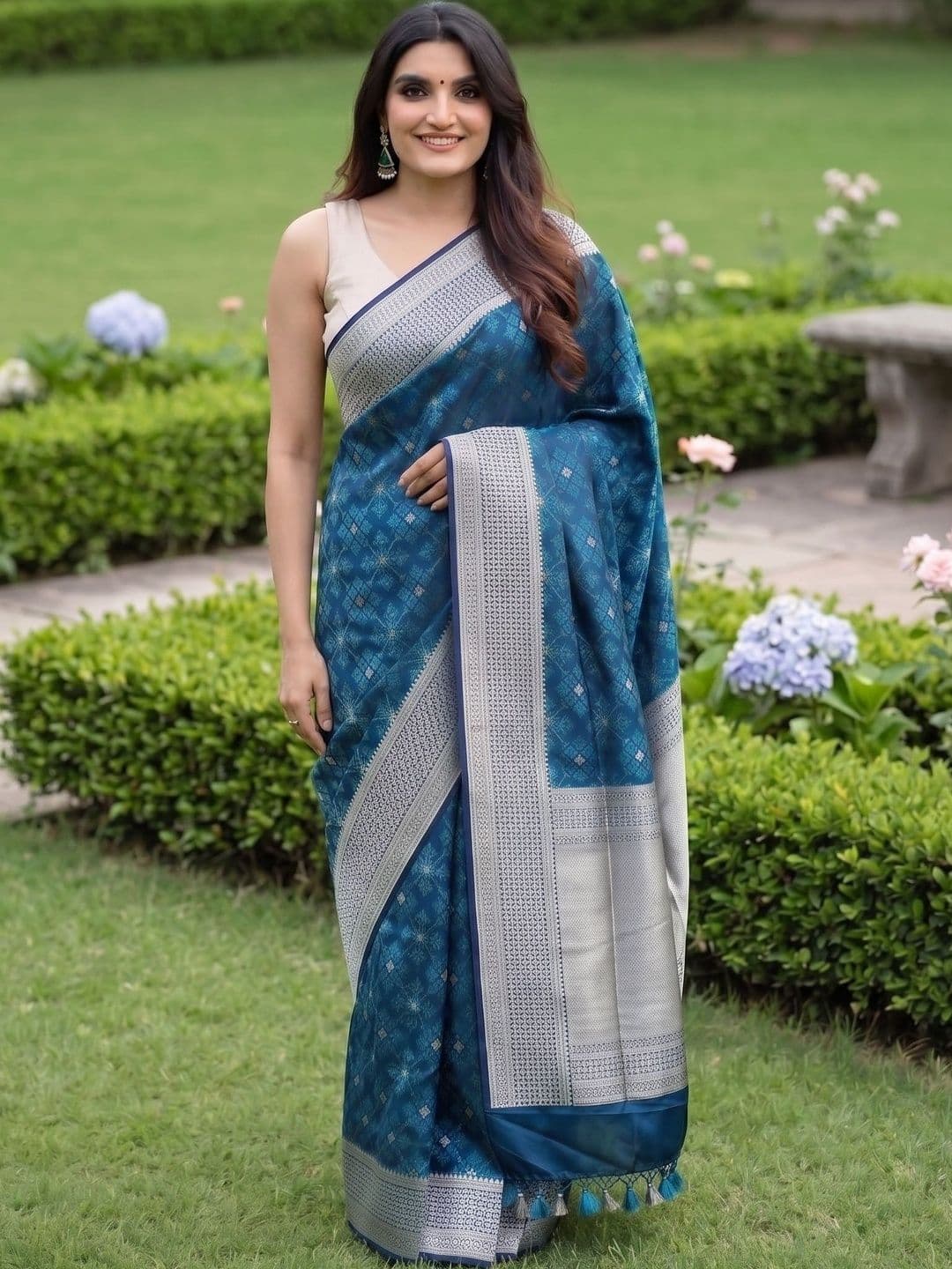 RUTVA FASHION Ethnic Motifs Woven Design Zari Art Silk Banarasi Saree - view 1