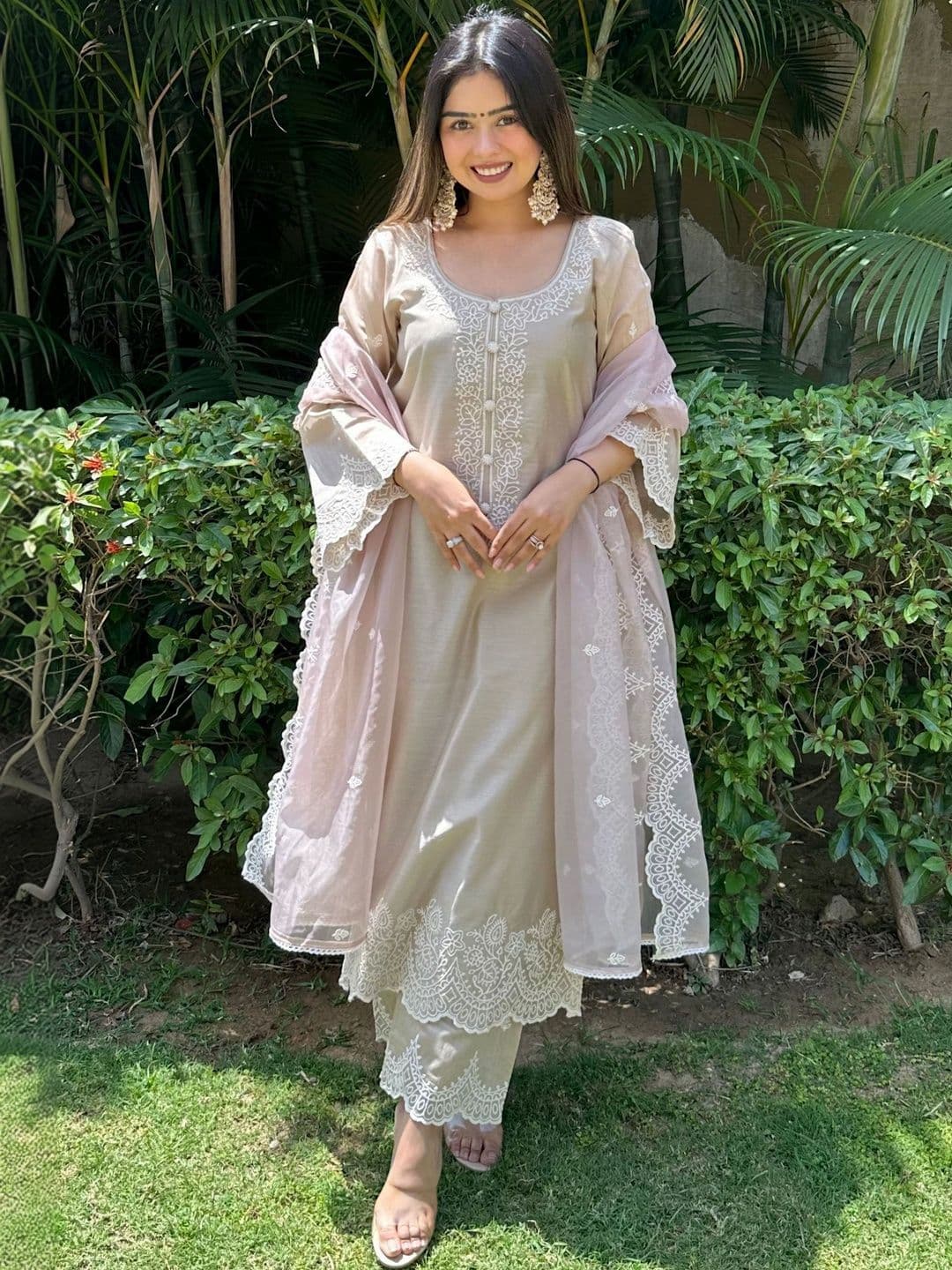 Royal Export Women Ethnic Motifs Embroidered Thread Work Kurta with Trousers & Dupatta - view 1