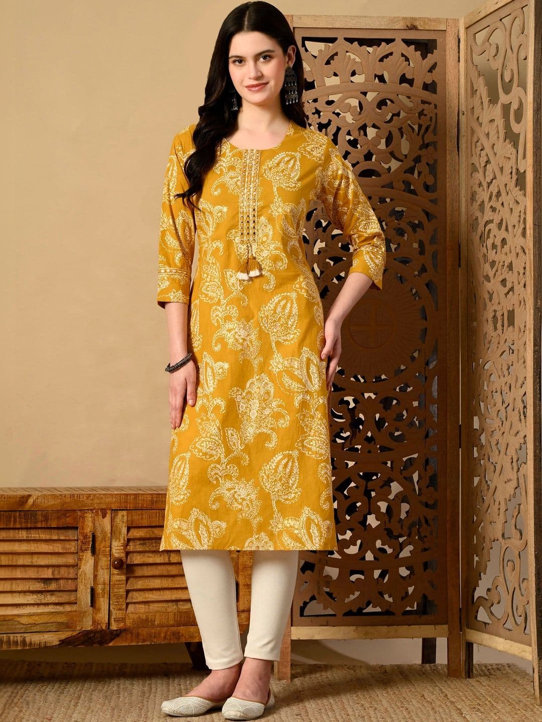 Anouk Women Paisley Printed Thread Work Kurta - view 1
