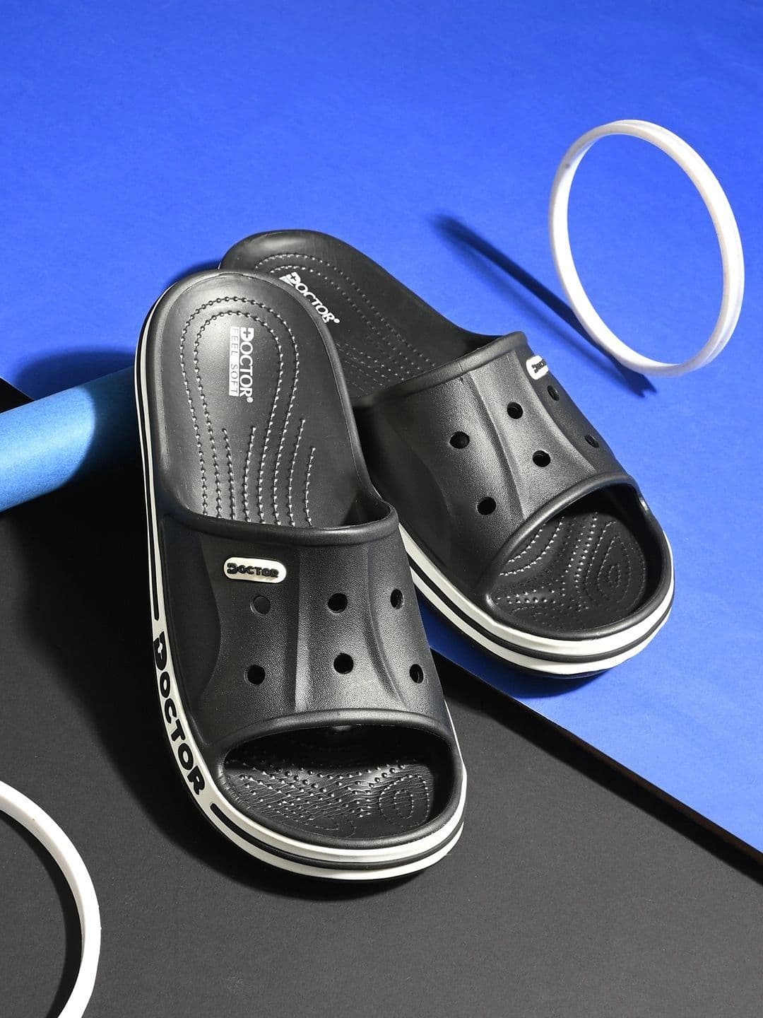 DOCTOR FEEL SOFT Men Striped Sliders - view 1